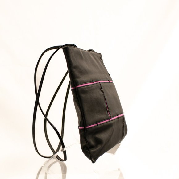 Andrew Marc Black & Pink Leather Tot Purse - Picture 5 of 6